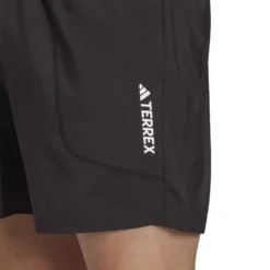 Pantalón Corto Adidas Terrex Multi 13 Pantalón Corto Adidas Terrex Multi -Equipo Al Aire Libre adidas hm4013 7 apparel on model detail view 1 white nw032724