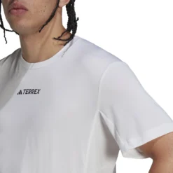 Camiseta Adidas Terrex Multi -Equipo Al Aire Libre adidas hm4047 8 apparel on model detail view 2 white nw032724