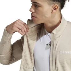 Chaqueta Adidas Terrex Multi Light -Equipo Al Aire Libre adidas ib1217 11 apparel on model detail view 3 white