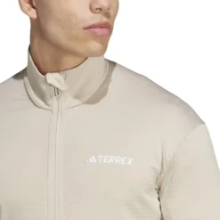 Chaqueta Adidas Terrex Multi Light -Equipo Al Aire Libre adidas ib1217 9 apparel on model detail view 1 white